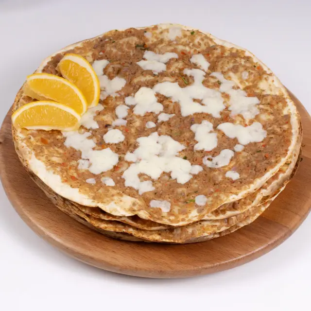 Լահմաջո պանրով մեծ